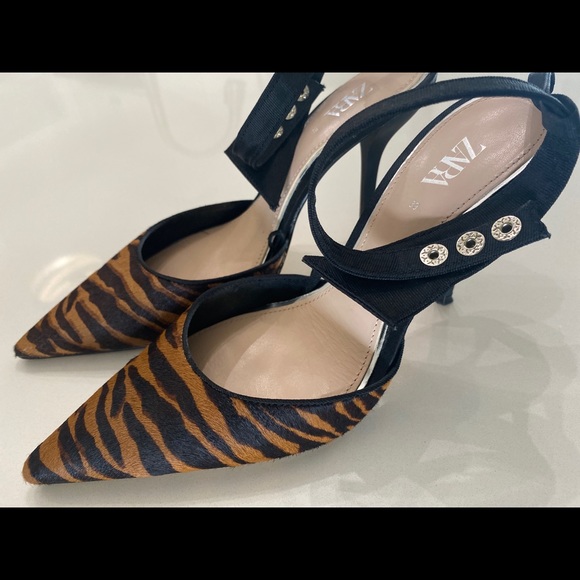 Zara, tiger print, ankle strapped pumps - Picture 3 of 6